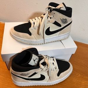 Air Jordan 1 Mid